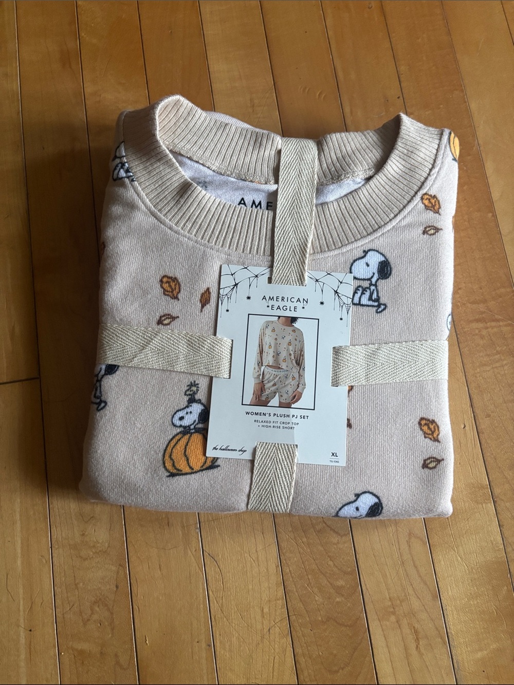 American Eagle Outfitters Cream Snoopy & Pumpkin PJs
